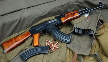 AK-47（カラシニコフ自動小銃）